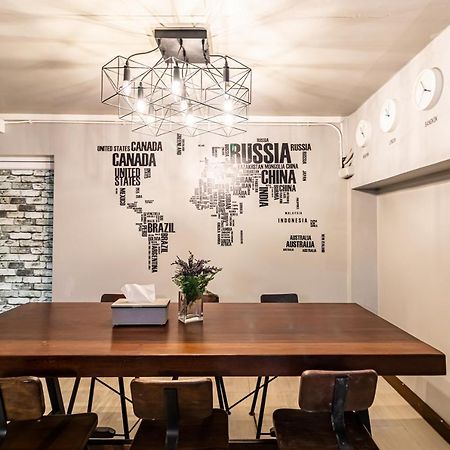 Snoozzze Hostel ใกล้รถไฟฟ้า ย่านบางรัก (Adults Only) Bangkok Buitenkant foto