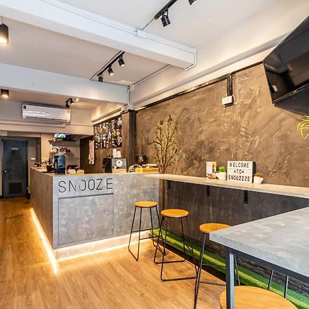 Snoozzze Hostel ใกล้รถไฟฟ้า ย่านบางรัก (Adults Only) Bangkok Buitenkant foto