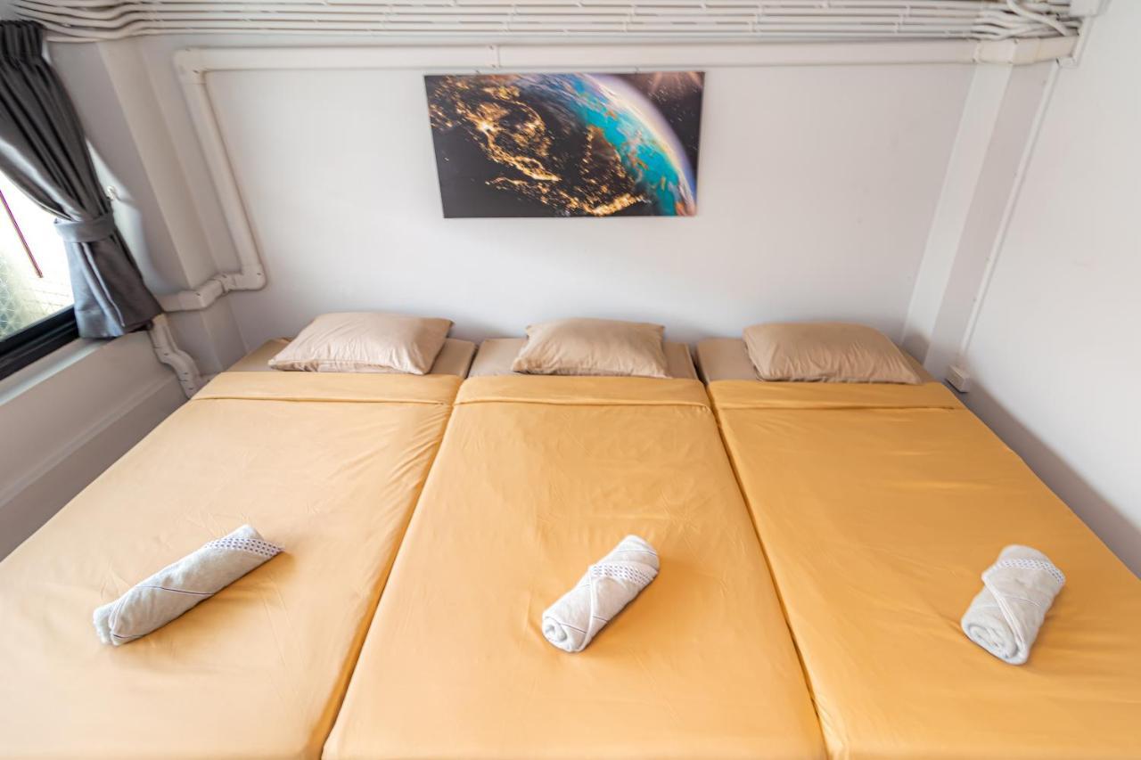 Snoozzze Hostel ใกล้รถไฟฟ้า ย่านบางรัก (Adults Only) Bangkok Buitenkant foto