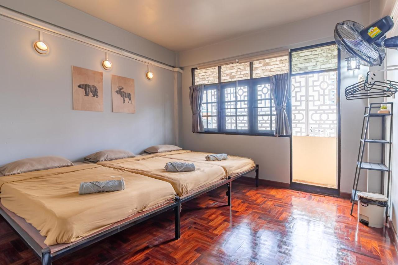 Snoozzze Hostel ใกล้รถไฟฟ้า ย่านบางรัก (Adults Only) Bangkok Buitenkant foto