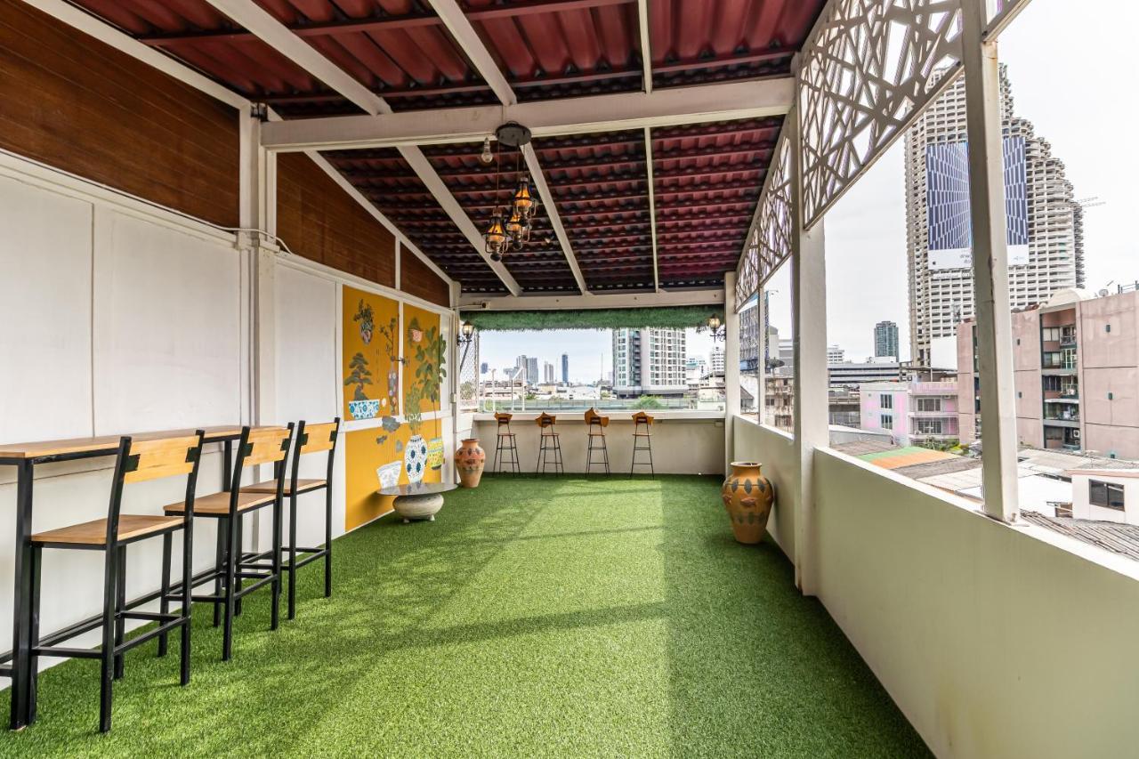 Snoozzze Hostel ใกล้รถไฟฟ้า ย่านบางรัก (Adults Only) Bangkok Buitenkant foto
