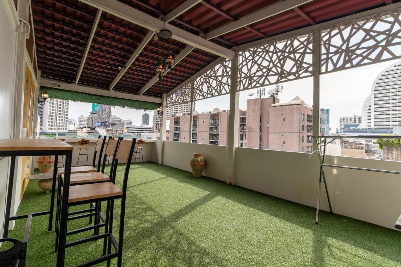 Snoozzze Hostel ใกล้รถไฟฟ้า ย่านบางรัก (Adults Only) Bangkok Buitenkant foto