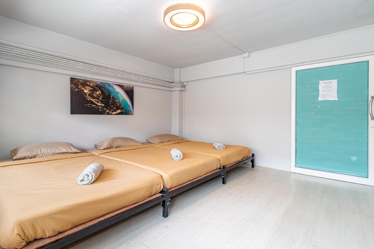 Snoozzze Hostel ใกล้รถไฟฟ้า ย่านบางรัก (Adults Only) Bangkok Buitenkant foto