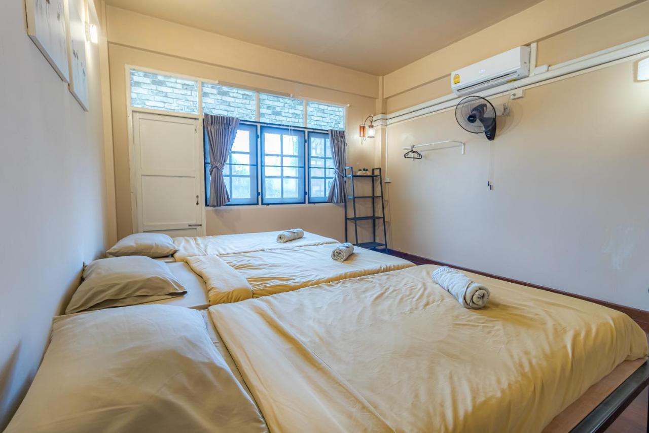 Snoozzze Hostel ใกล้รถไฟฟ้า ย่านบางรัก (Adults Only) Bangkok Buitenkant foto