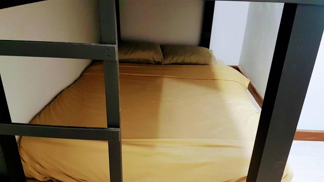 Snoozzze Hostel ใกล้รถไฟฟ้า ย่านบางรัก (Adults Only) Bangkok Buitenkant foto